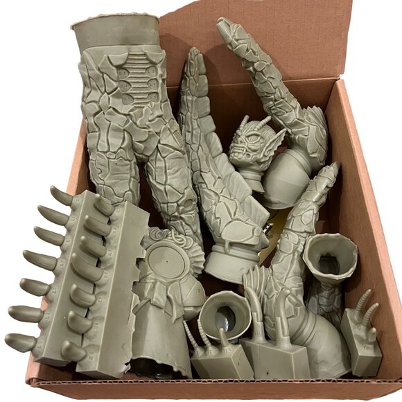 Billiken The She Creature Soft Vinyl Kit Collectible Model Complete Open Box - Picture 5 of 7